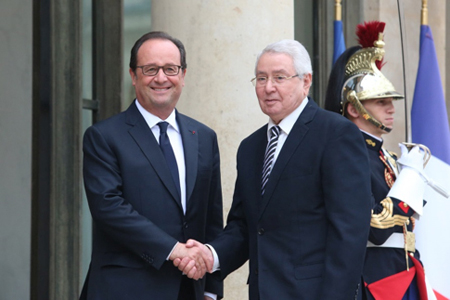 Bensalah reçu par François Hollande. D. R.